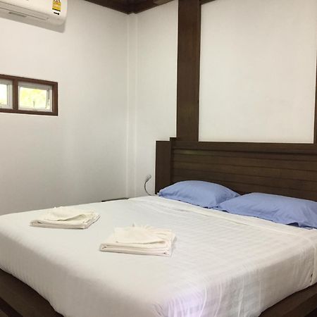 Tara House Hotel Koh Lanta Room photo