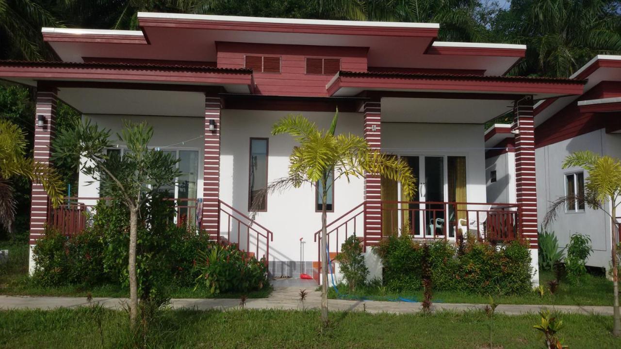 Tara House Hotel Koh Lanta Exterior photo