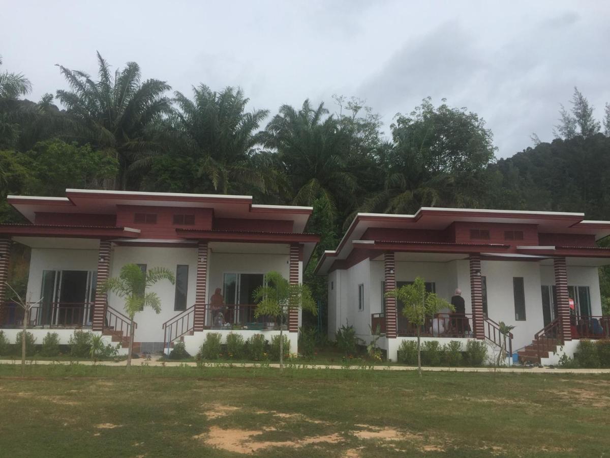 Tara House Hotel Koh Lanta Exterior photo